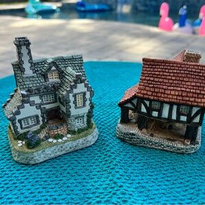 Charming Village House Figurines Set of 2